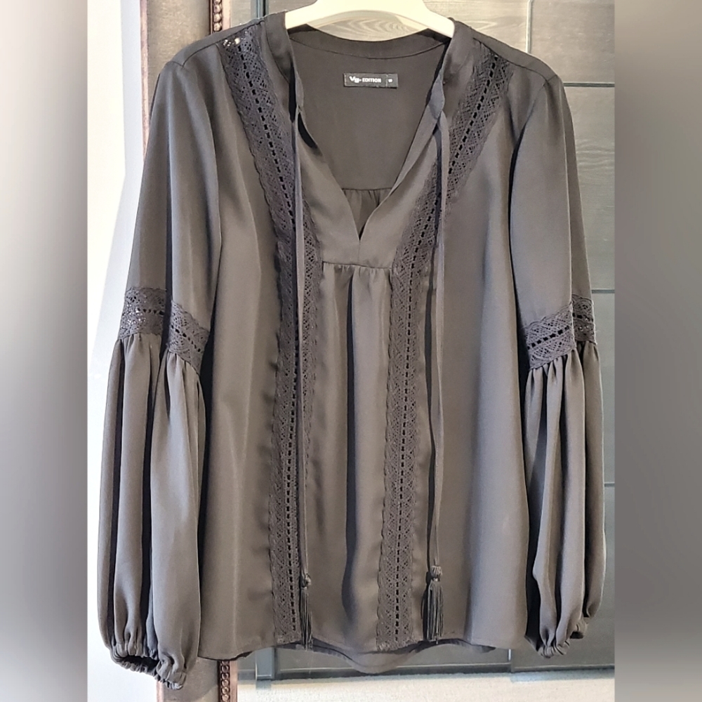 *2 for $8 deals* Women's Long Sleeve Lace Top - Picture 1 of 6